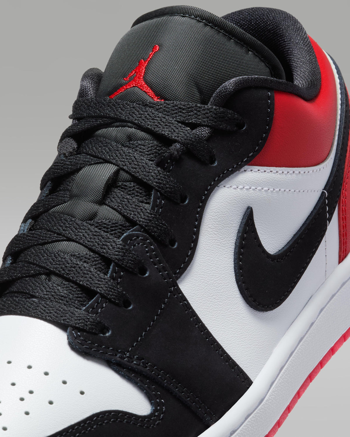 Jordan 1 Low SE – Weiß/Schwarz/Gym Red
