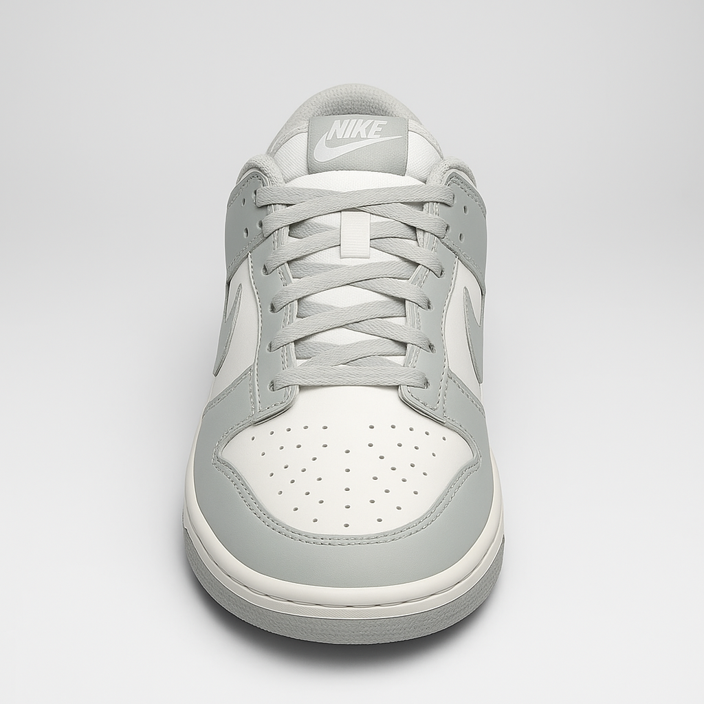 Sneaker NK Dunk Low – Weiß & Hellgrau